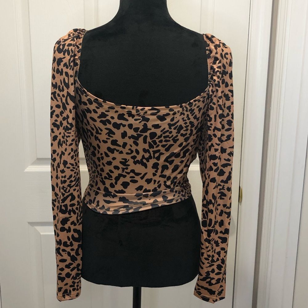 NWOT Leopard print long sleeve crop top size small - Picture 6 of 7